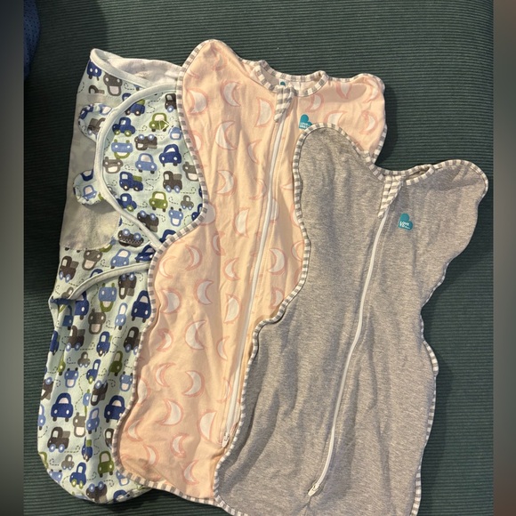 Baby Swaddle Bundle - Two Swaddle Me Swaddles and Free Ingenuity Velcro Swaddle - Picture 1 of 2
